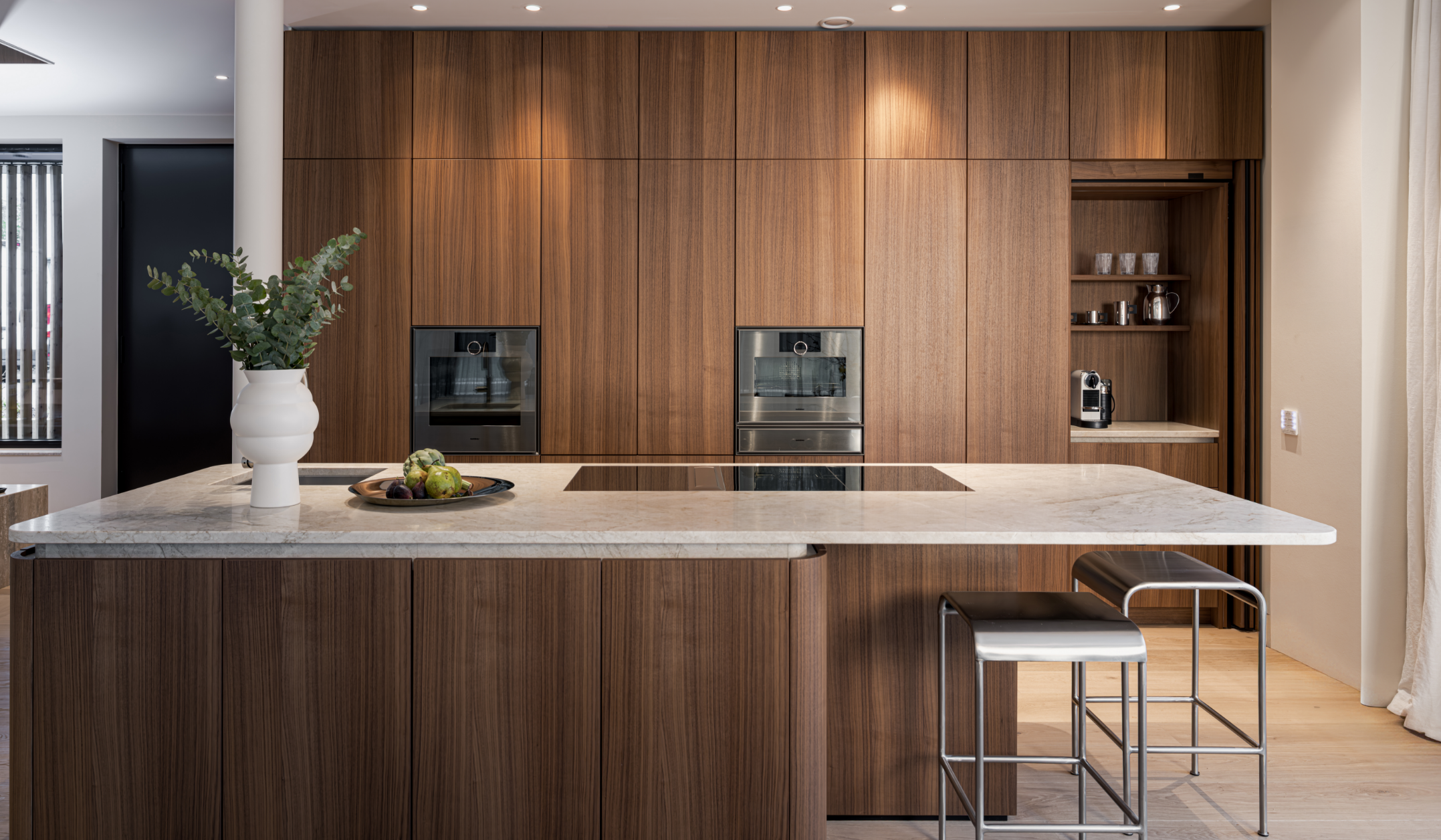 Kategorie: Architekturfotografie | Ort: München-Bogenhausen | Jahr: 2025 | Client: Dross&Schaffer | Name: Okan Sayan | Motiv: 01